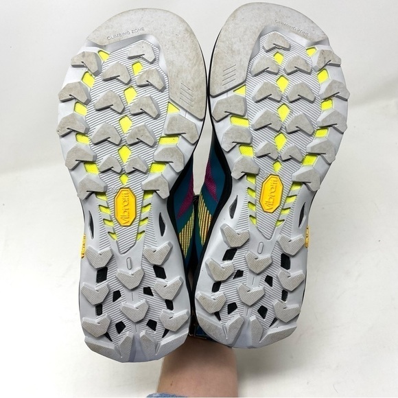 Merrell MQM3 Fuschia Burgundy outdoor shoes - Picture 6 of 7